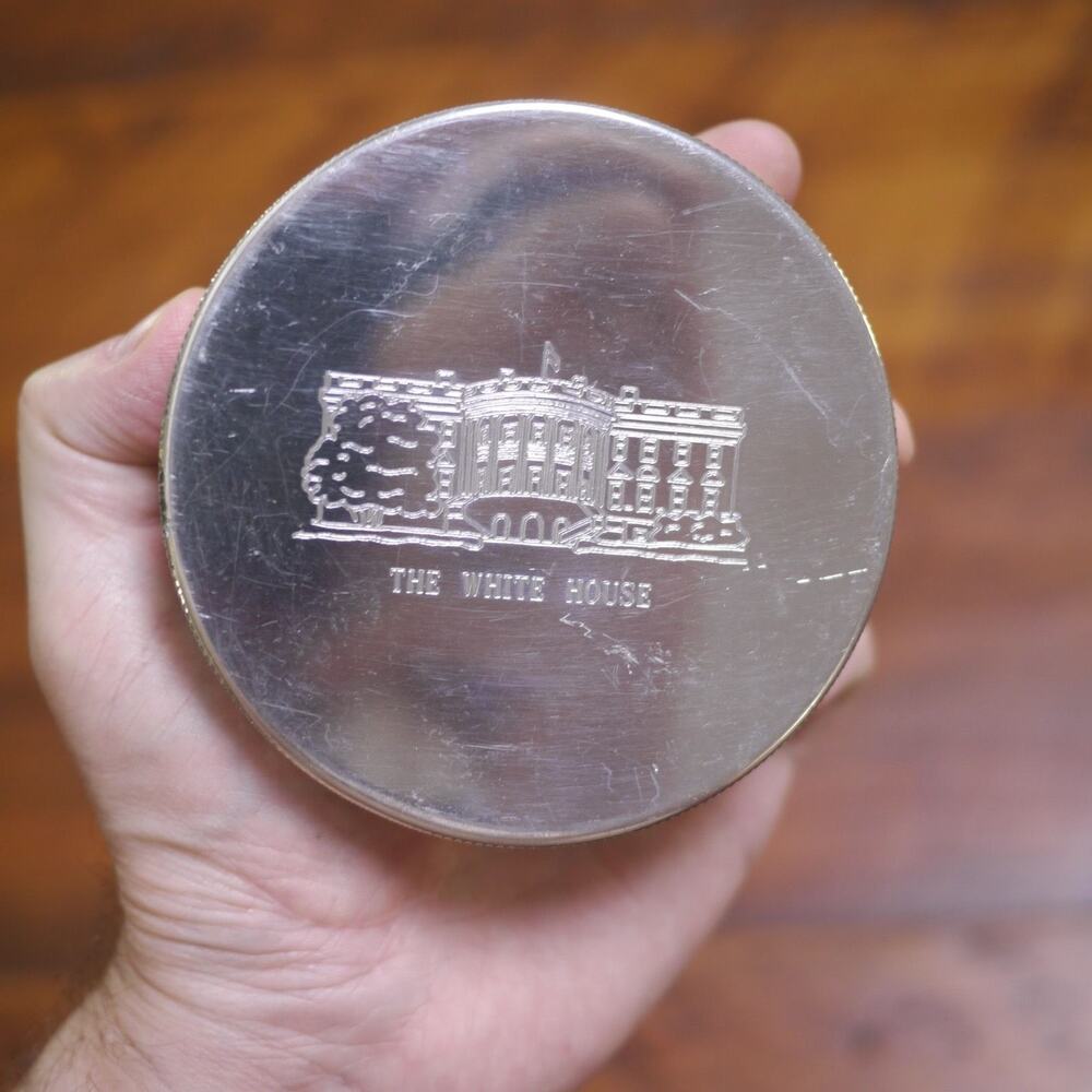 Vintage The WHITE HOUSE Engraving Chesapeake Pewter Silvertone Velvet Lined Box